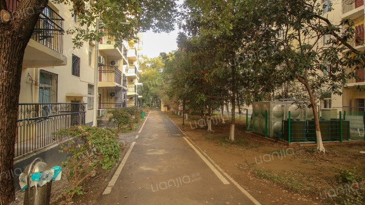 武汉纺织大学教工宿舍外景图