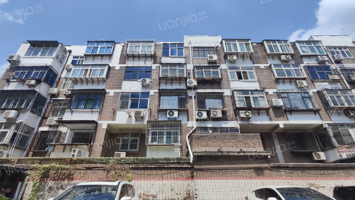 青年路42号院外景图