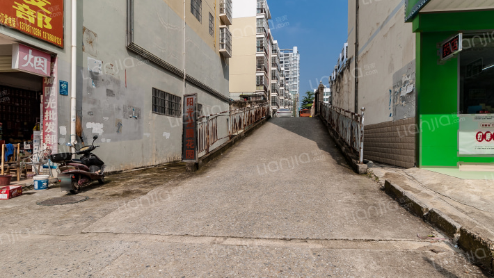 阳光龙腾花园外景图