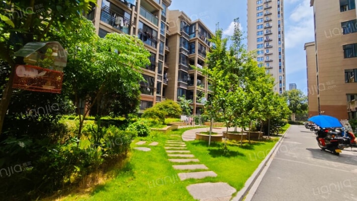 霞鸿锦园外景图