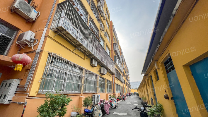 岱岳区生资公司宿舍外景图