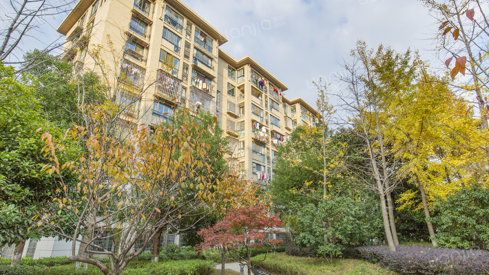 东冠逸景花苑外景图