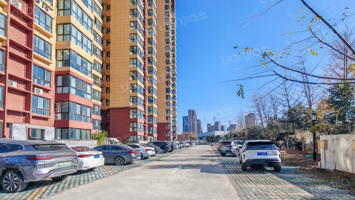 北槐春天外景图