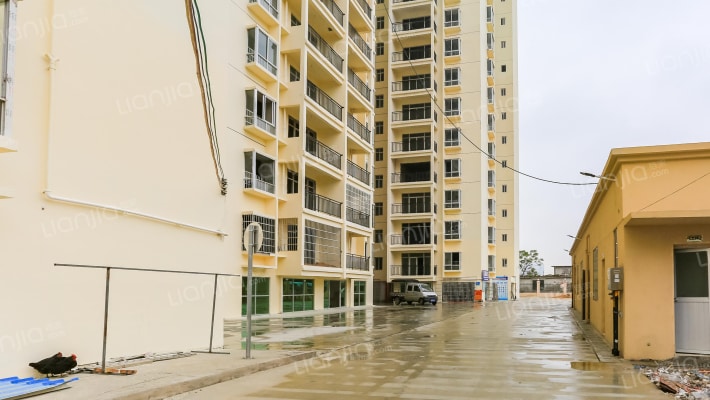 裕泰景苑大厦外景图