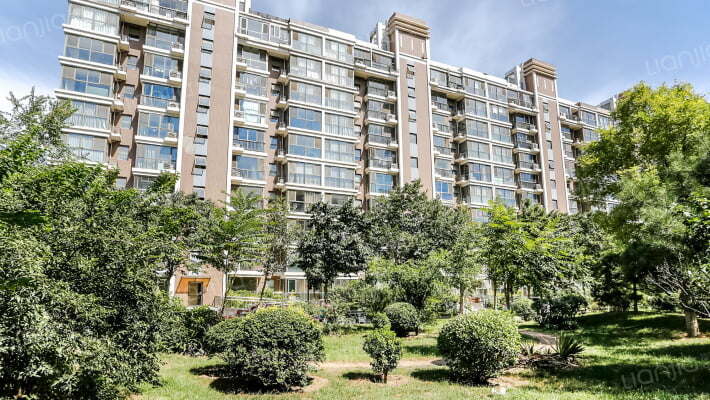 天鸿美域外景图