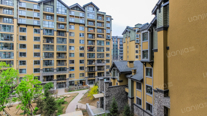 万科惠斯勒小镇外景图