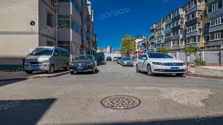 春草小区外景图