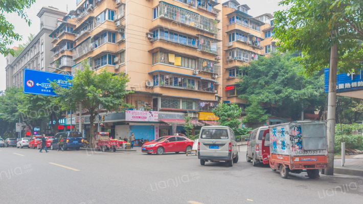 三色花园外景图