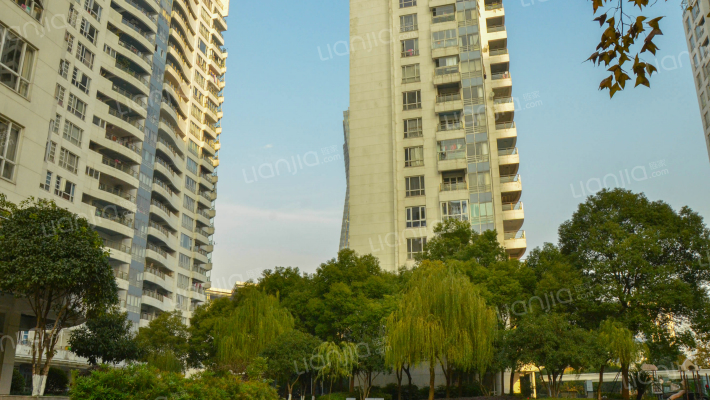 白马公寓外景图