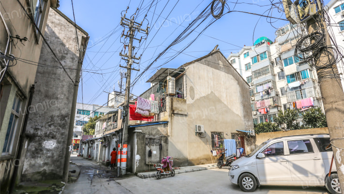 龙西村葛庄外景图