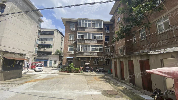 解放路37号外景图