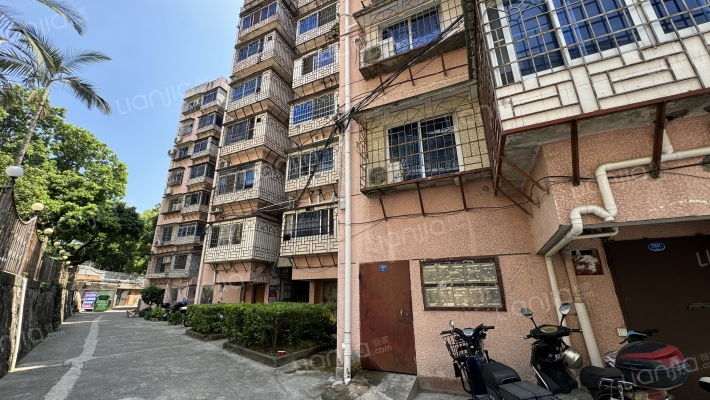 上三路190号外景图