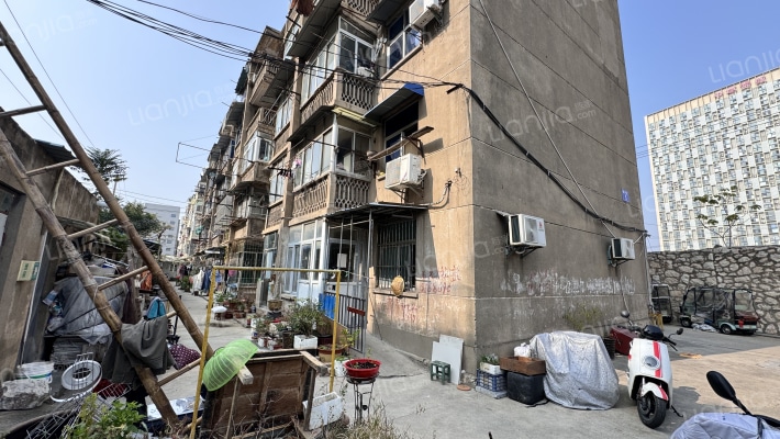 纤维板厂宿舍外景图