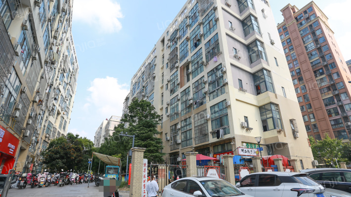 中远世纪公寓外景图