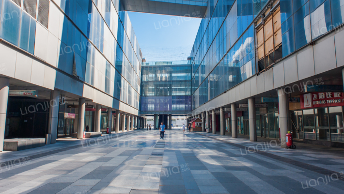 中坤广场外景图