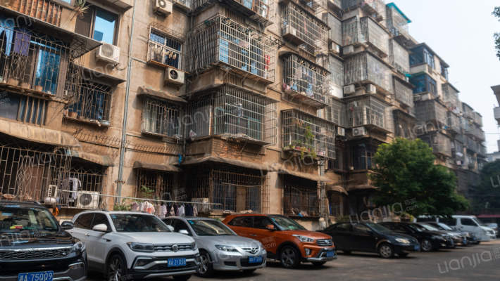 建设局宿舍外景图