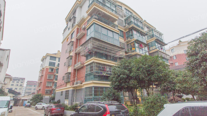 振兴花苑外景图