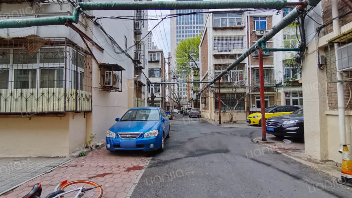 律纬路35号外景图