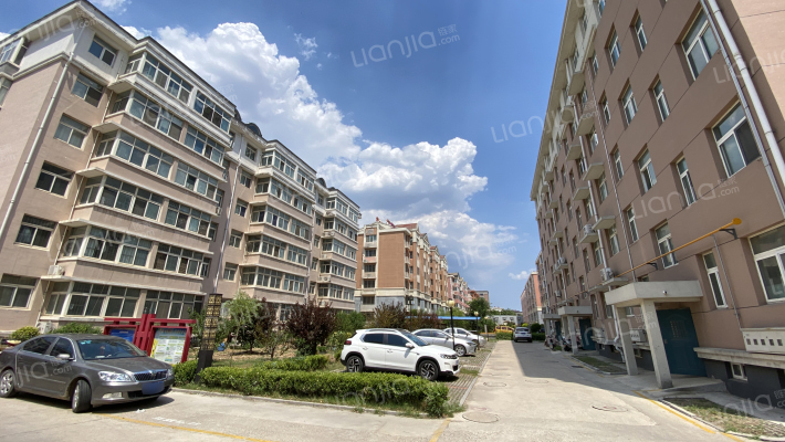 晨辉名都城外景图