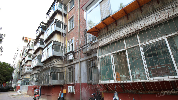 殡管处宿舍外景图