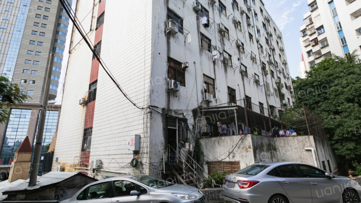 中铁大厦外景图