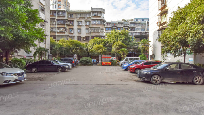 铁西三里外景图