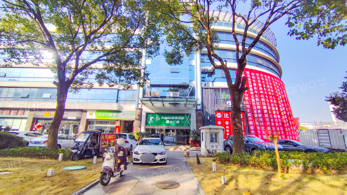 中环广场西区外景图