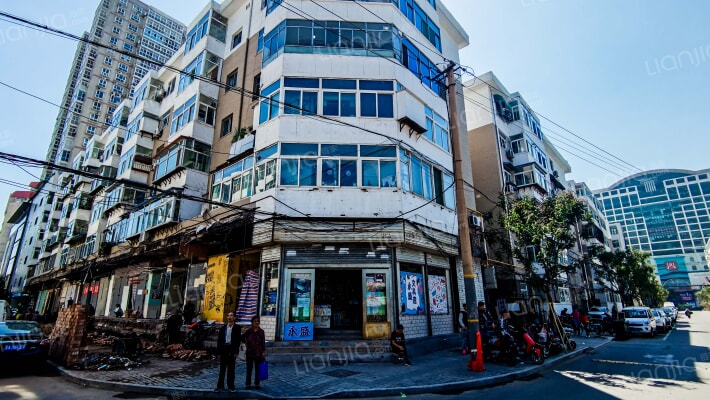 工商局85-86院外景图