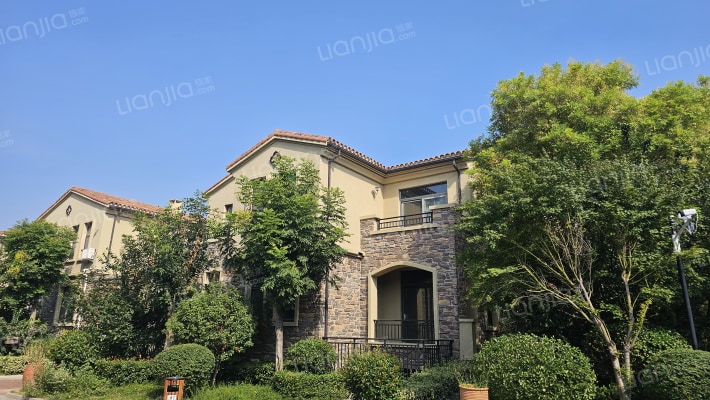 蓝岸别墅外景图