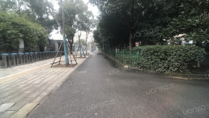 洪山南湖预制厂外景图