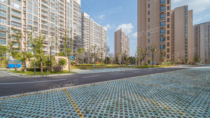 江景花园外景图