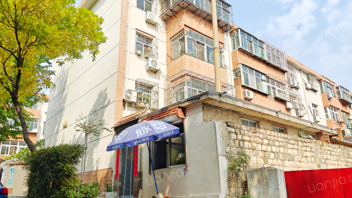 大酒店宿舍外景图