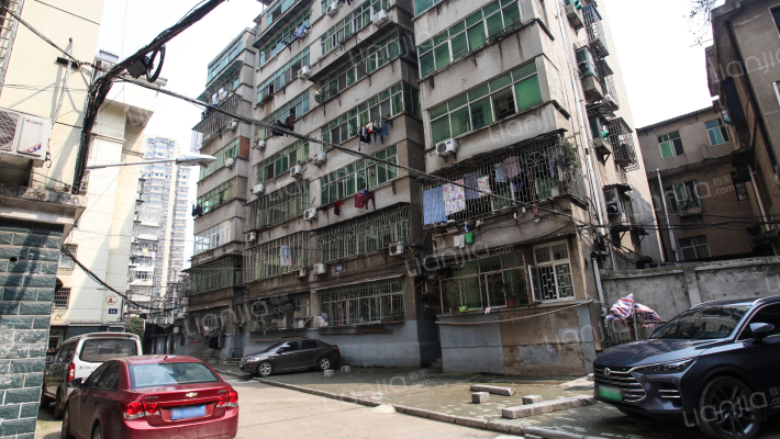 聚龙花苑外景图