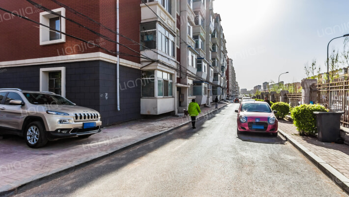 党校小区外景图