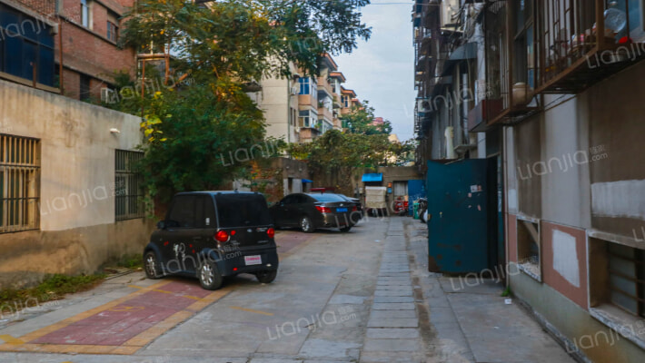 新世纪家属院外景图