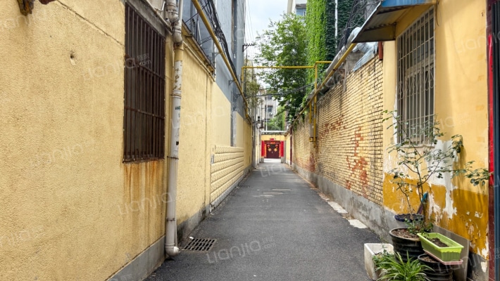 驿城区税务局家属院外景图