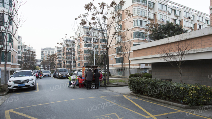 迎宾花苑西区外景图