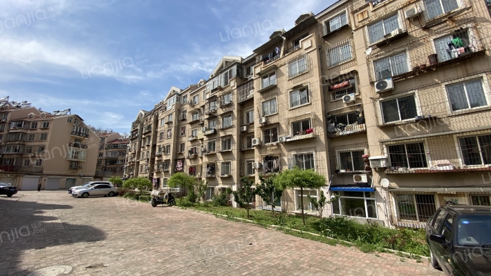 糖酒小区外景图