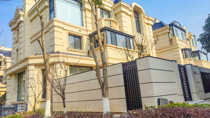 嘉德别墅外景图