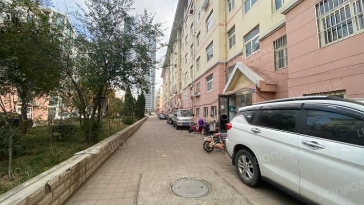 大冷藏家属院外景图