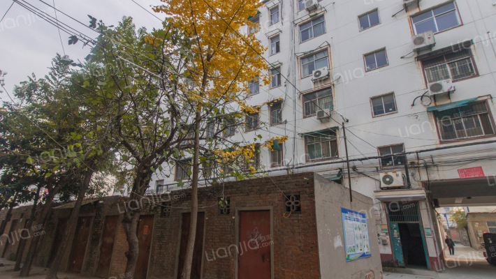 新兴苑小区外景图