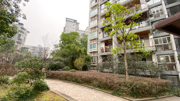 重庆女职中家属小区外景图