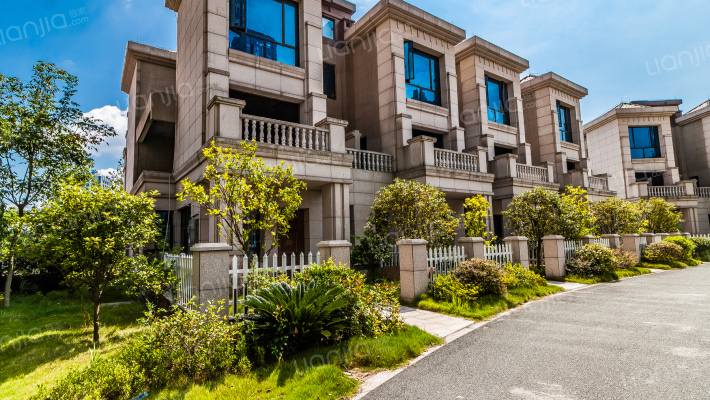 三江信州府外景图