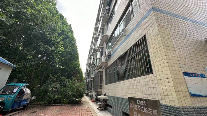 卫生学校宿舍外景图