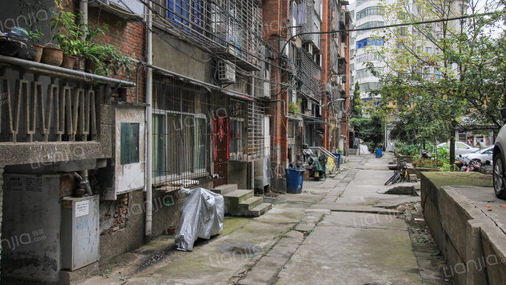 三汽运家属院外景图