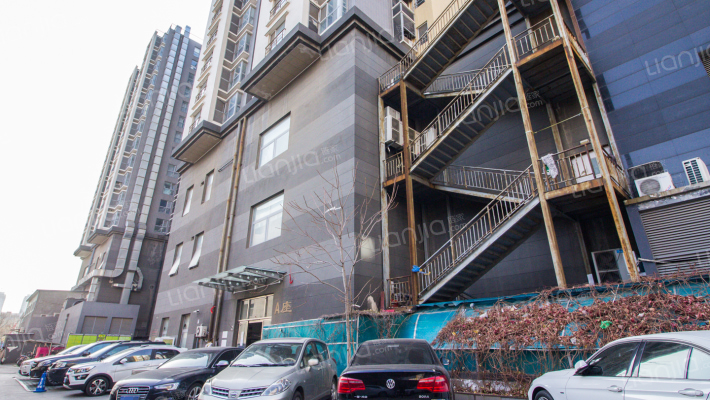 花园公寓外景图