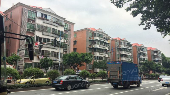 大金钟路60号-128号大院外景图