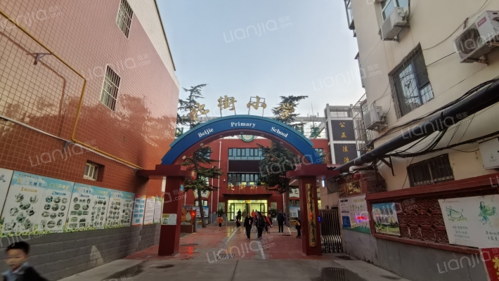 城管局家属楼外景图