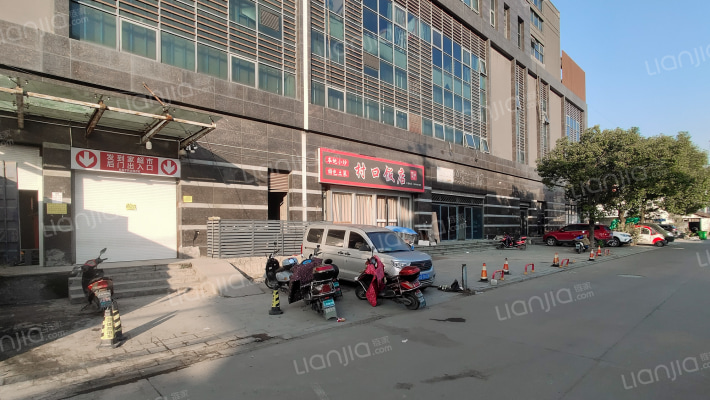 万利来广场外景图