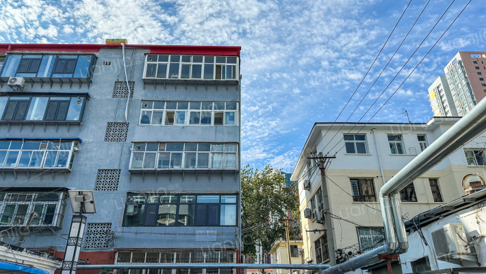 新兴家属院外景图